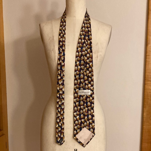 The Disney Store Donald Duck Necktie AOP Classic Cartoon Faces 90s - Picture 9 of 9